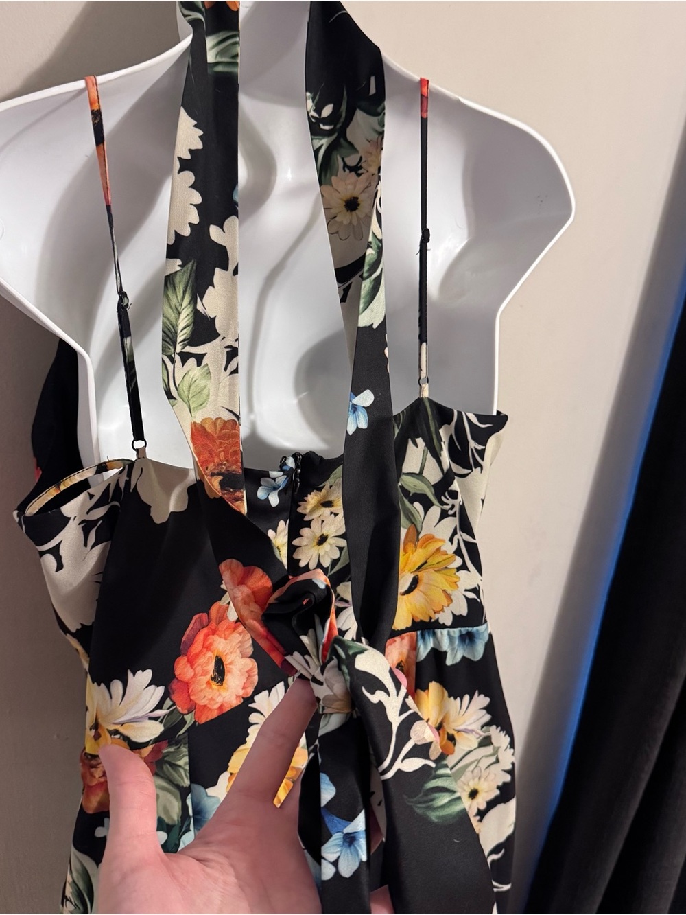 Floral Yumi Kim Romper XL - Picture 8 of 8